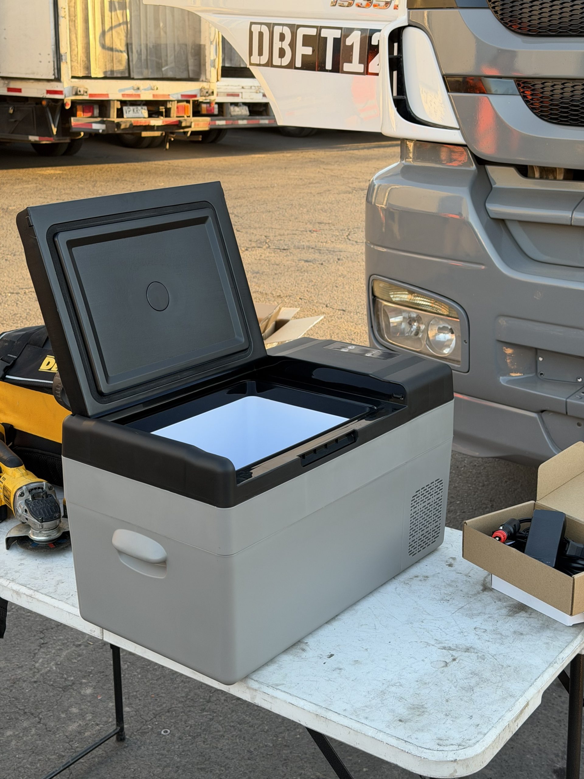 Cooler eléctrico portátil de 25 litros – Congela hasta -20 °C - Imagen 9